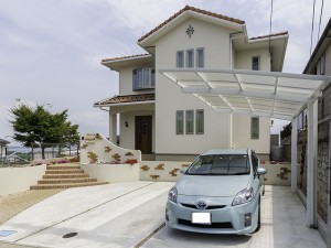 107c - 曲線が可愛いプロバンス風門柱　大津市