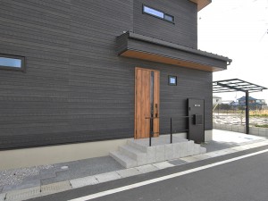 4C - 建物と一体化。スタイリッシュエクステリア　守山市