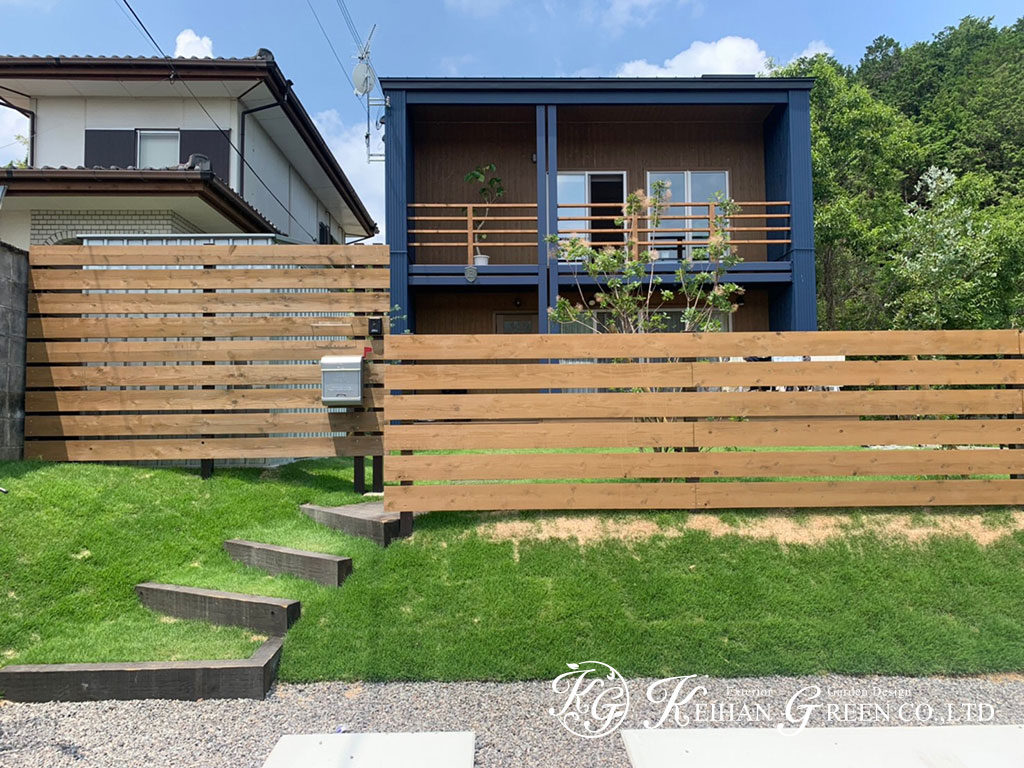 main 12 - 枕木と天然芝を組み合わせたゆったりと過ごせるナチュラル外構　湖南市