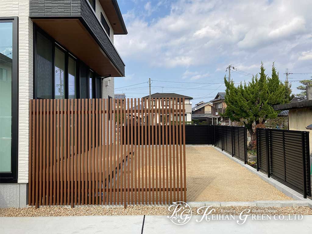 main 3 - プライバシー、通気性、デザイン性を両立した目隠しフェンス　栗東市