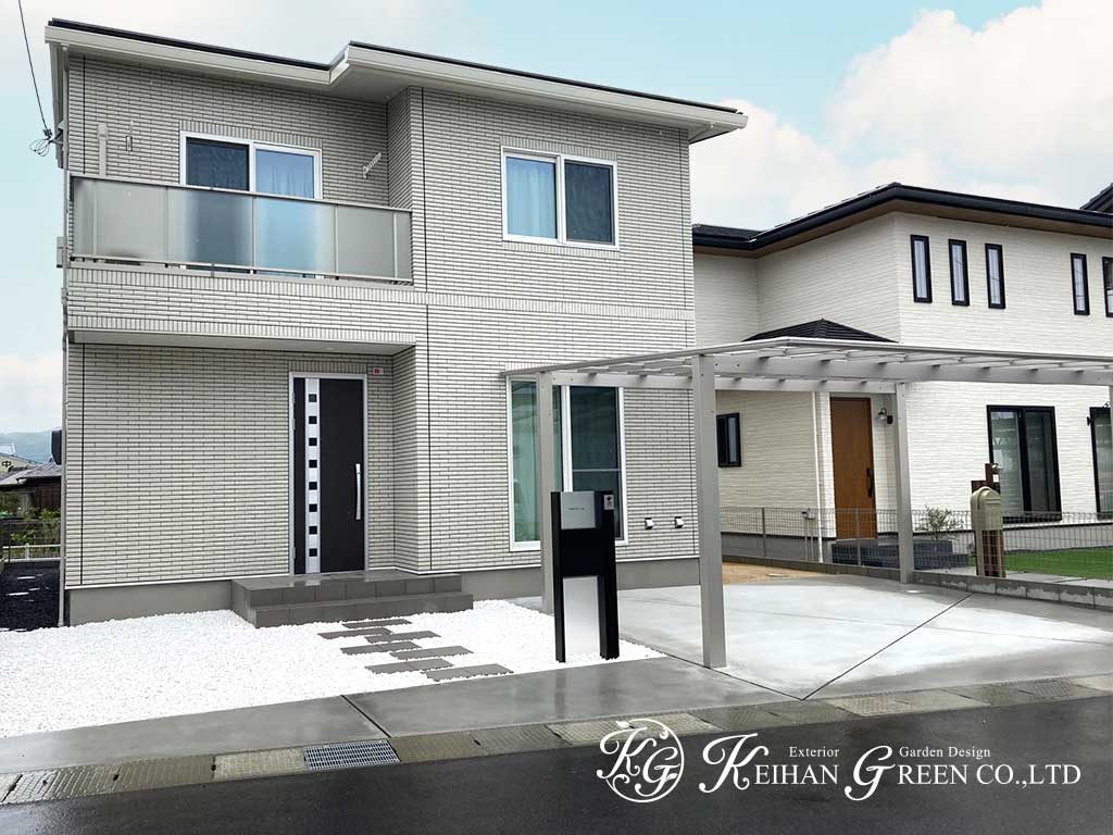 main 4 - モノトーンでまとめたシンプルスタイリッシュ外構　湖南市