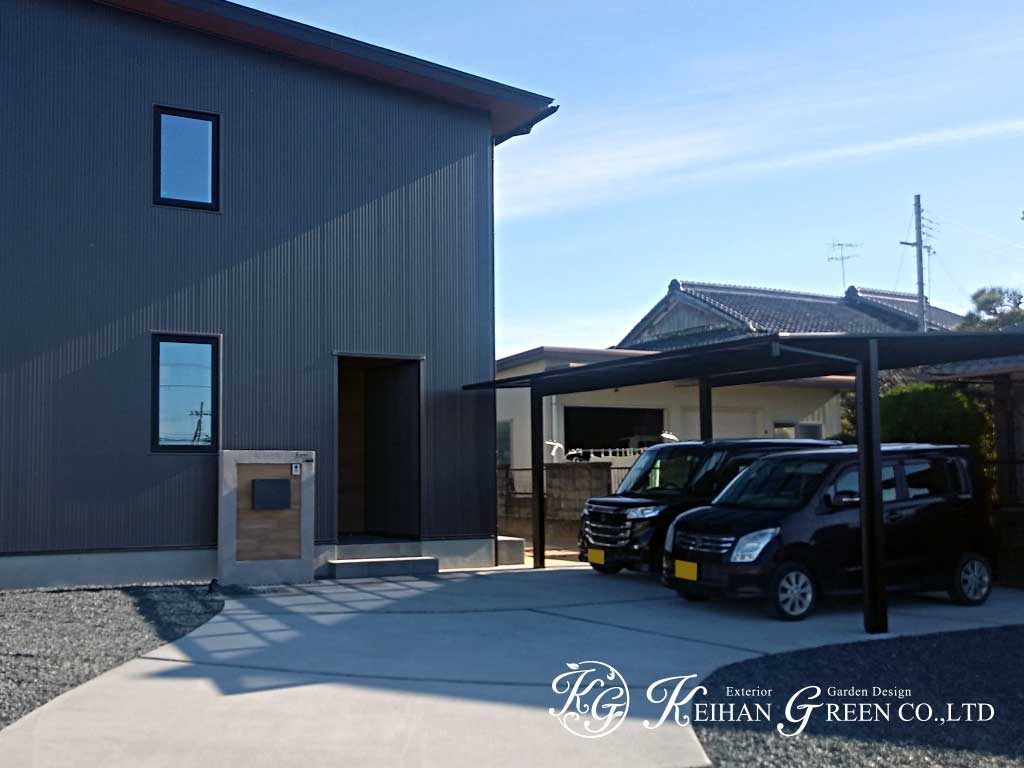 main 14 - 木調タイル張りでシンプルながらワンランク上の門柱　守山市