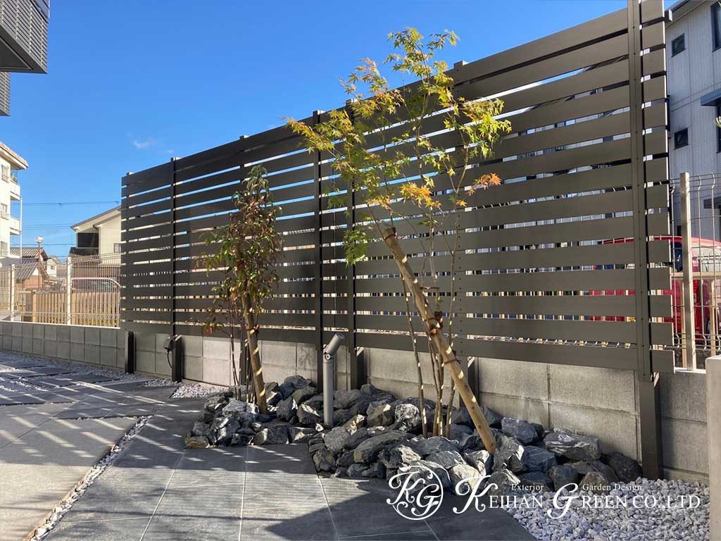 main 3 - ブラックのタイルと黒系のグリ石の組合せでカッコよくモダンなお庭に　栗東市