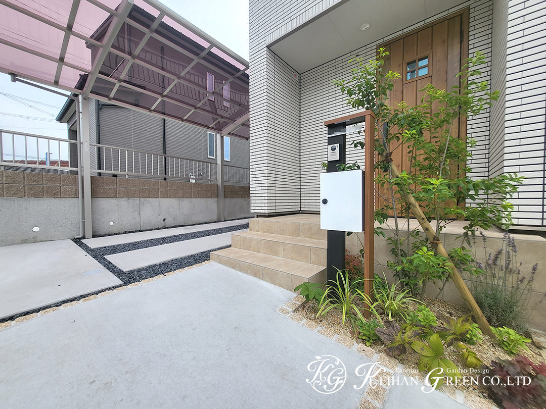 main 8 - 植栽の緑が映えるミニマルデザインのオープン外構　草津市